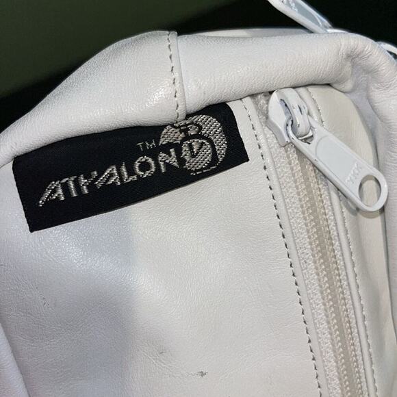 Vintage hip bag unisex leather Fanny pack • waist bag • adjustable strap • vacay - Picture 7 of 12